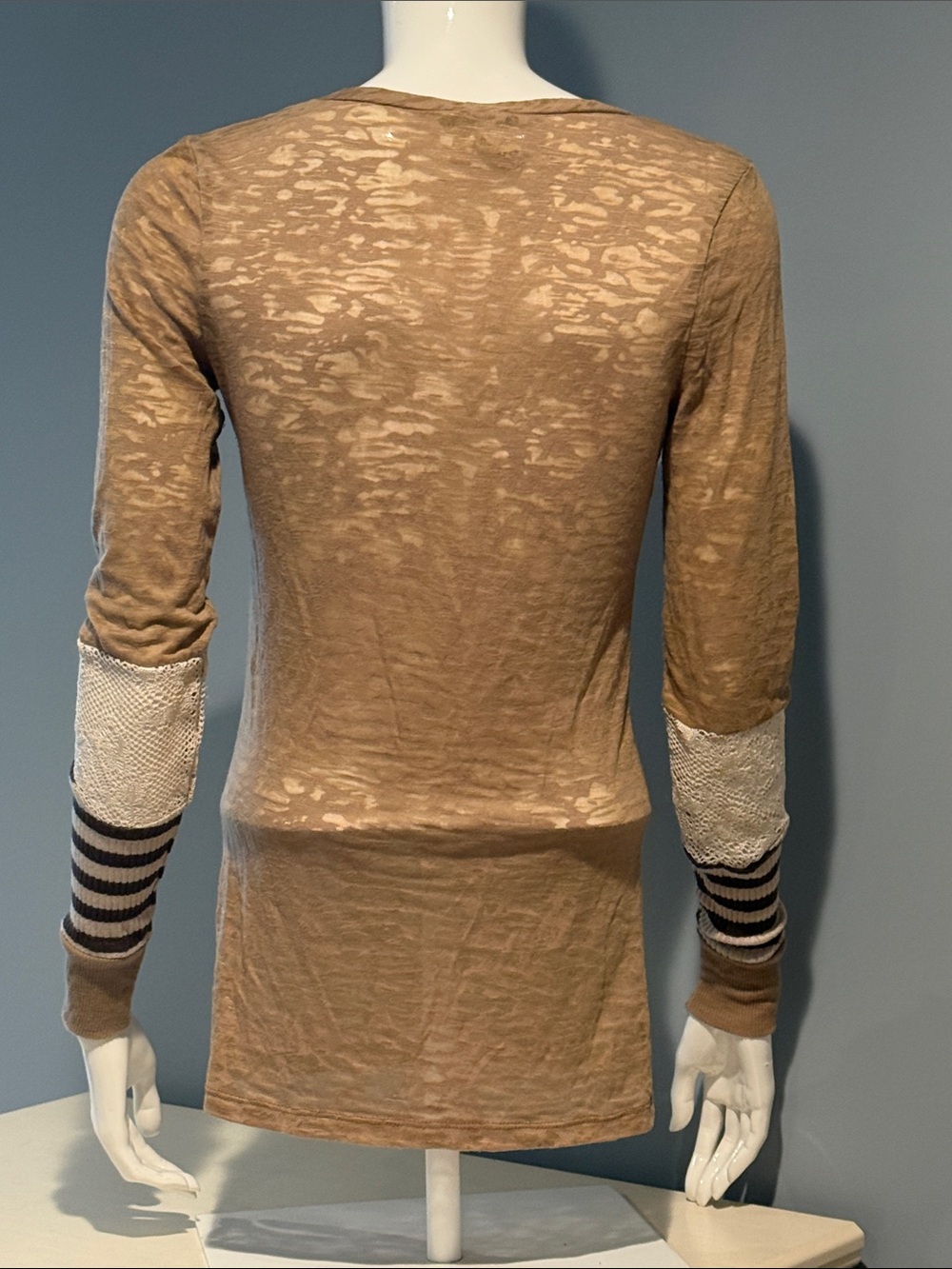 BKE Tan Burnout V-Neck Top with Striped Sleeve Accents - Picture 2 of 9
